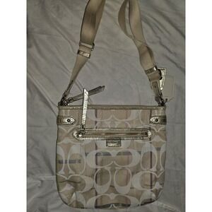 Coach 2013 Daisy Signature Tattersall Messenger Bag. Beautiful Condition...